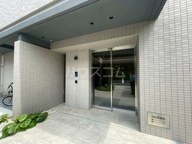 28/30 エントランス