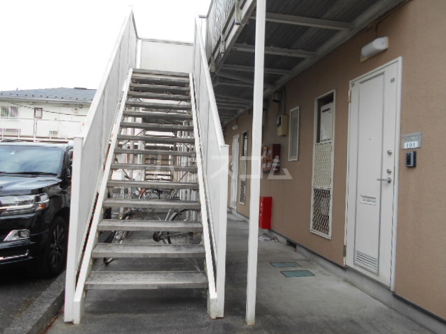 21/23 エントランス