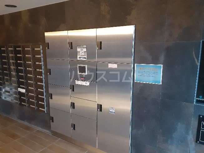 21/30 エントランス