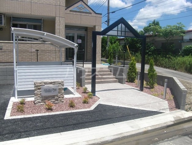 21/30 エントランス