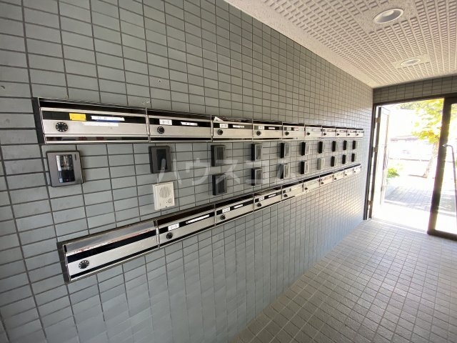 20/30 エントランス