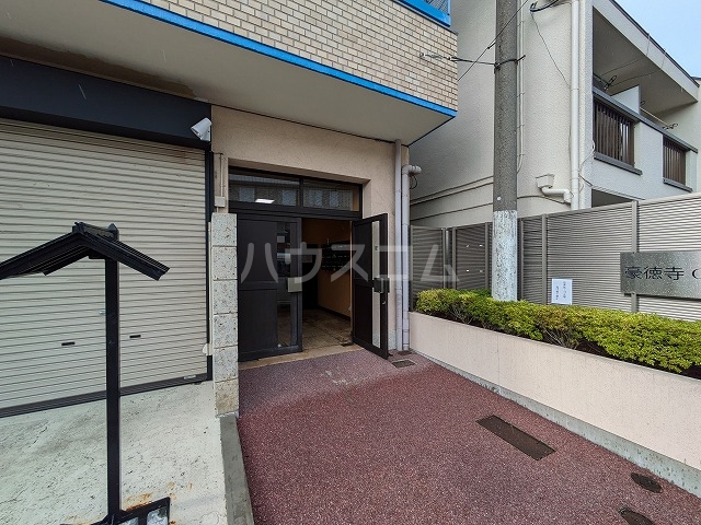 13/23 エントランス