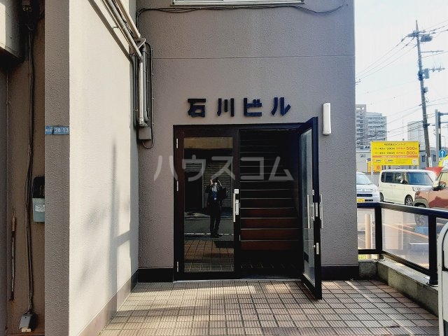 28/30 エントランス