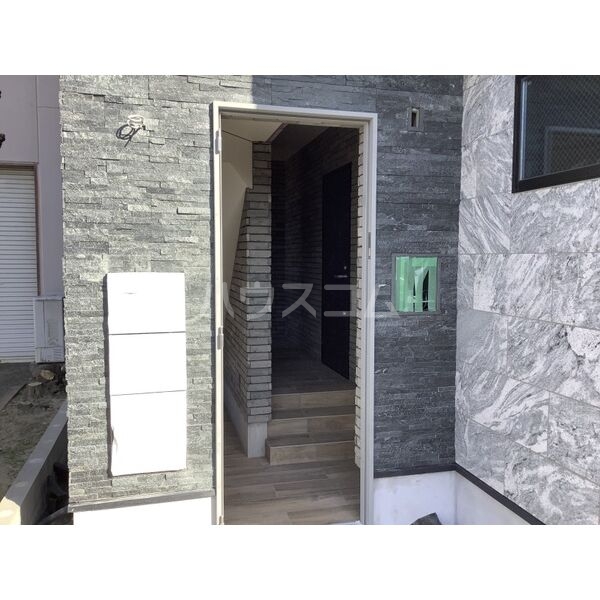 14/22 エントランス