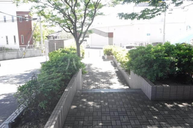 2/5 エントランス