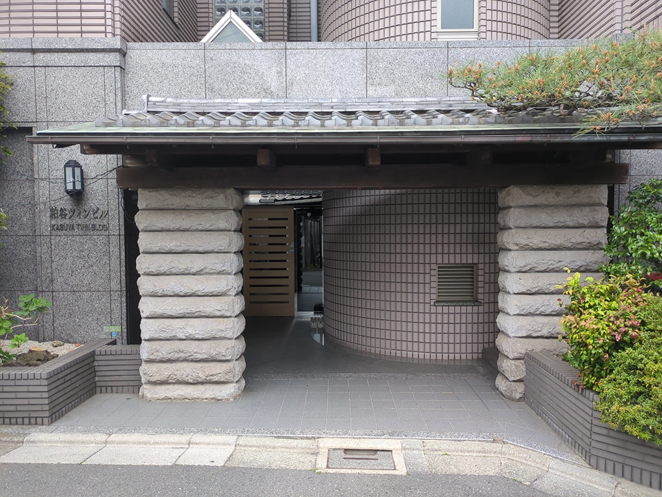 28/30 エントランス