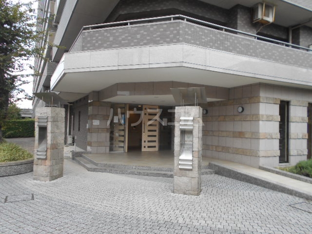 18/28 エントランス