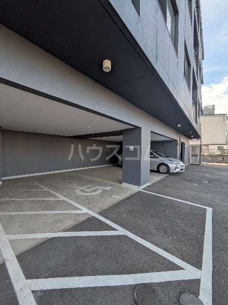 25/30 駐車場