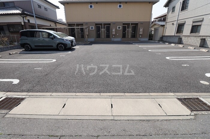17/18 駐車場