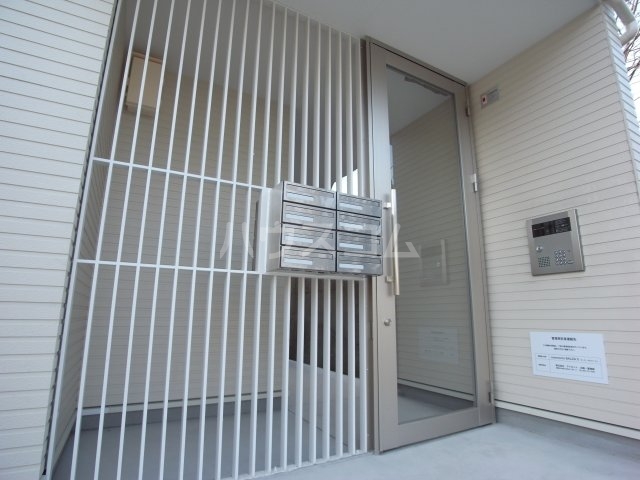 16/18 エントランス