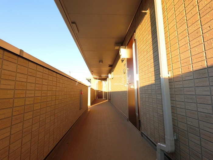 19/27 エントランス