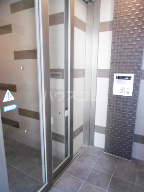 17/28 エントランス