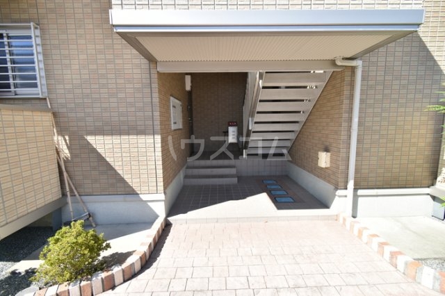 21/26 エントランス