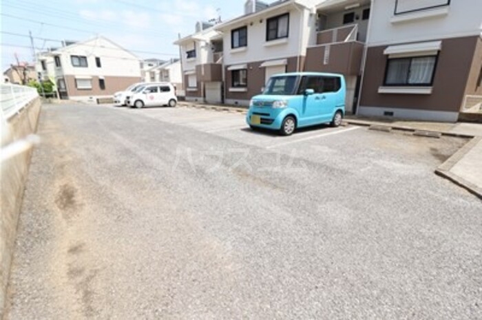 15/17 駐車場