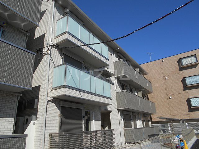 23/30 エントランス