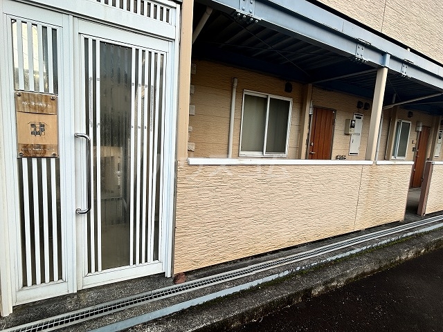 22/30 エントランス