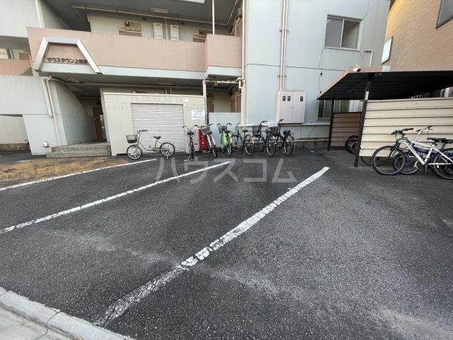2/6 駐車場