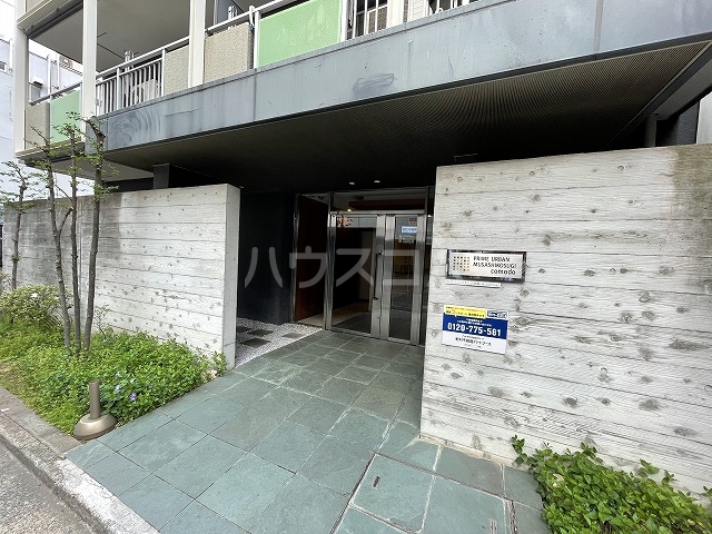 20/30 エントランス