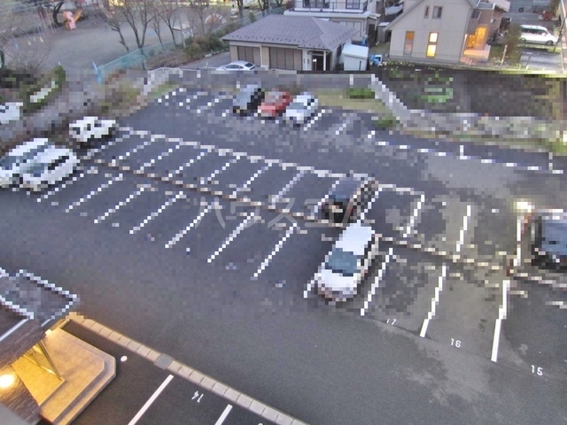 15/18 駐車場