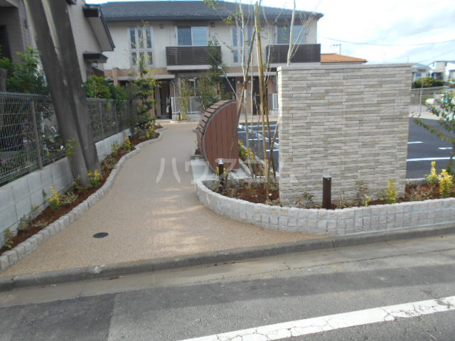 21/30 エントランス