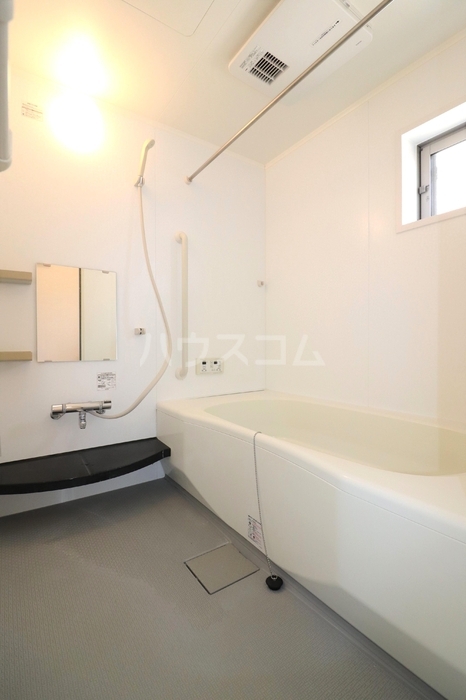 13/23 浴室