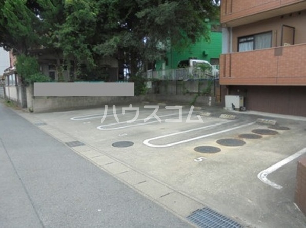 16/23 駐車場