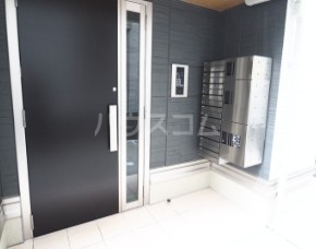 18/25 エントランス