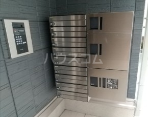 18/25 エントランス