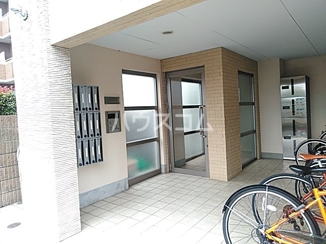 25/29 エントランス