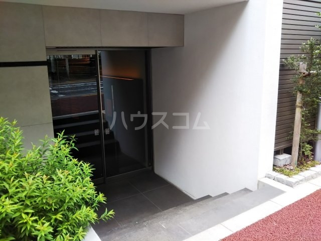 25/30 エントランス