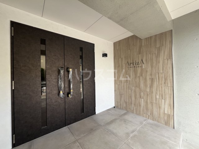 18/28 エントランス