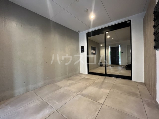 16/26 エントランス