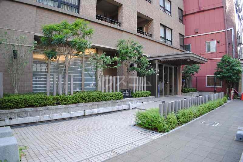 27/30 エントランス