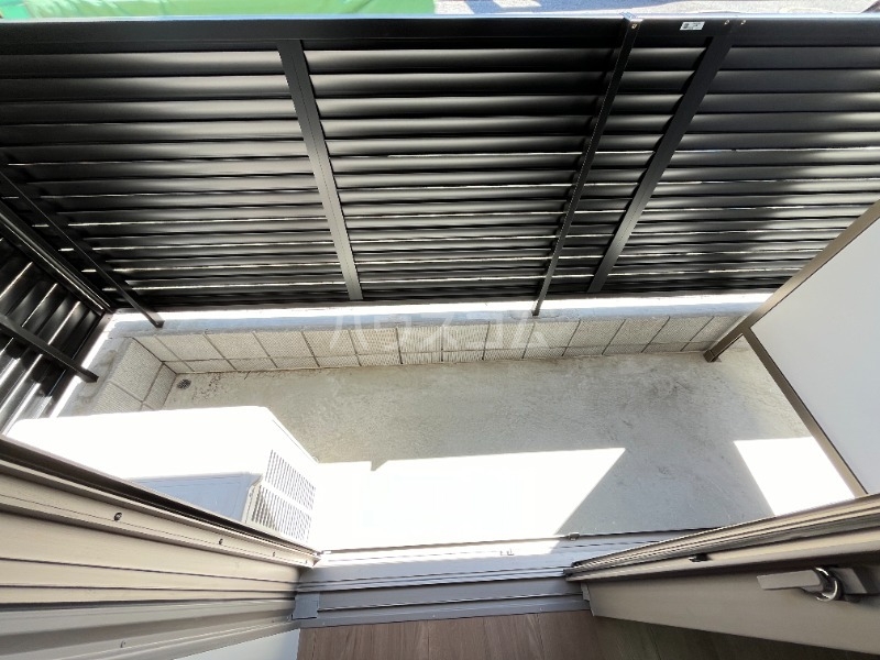 16/23 バルコニー