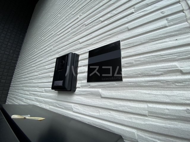 21/30 エントランス