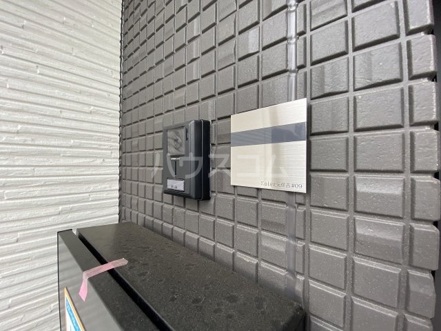 21/30 エントランス