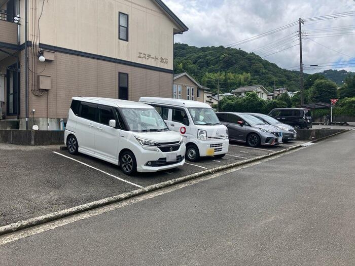 16/16 駐車場