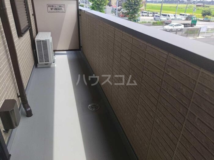 13/19 バルコニー