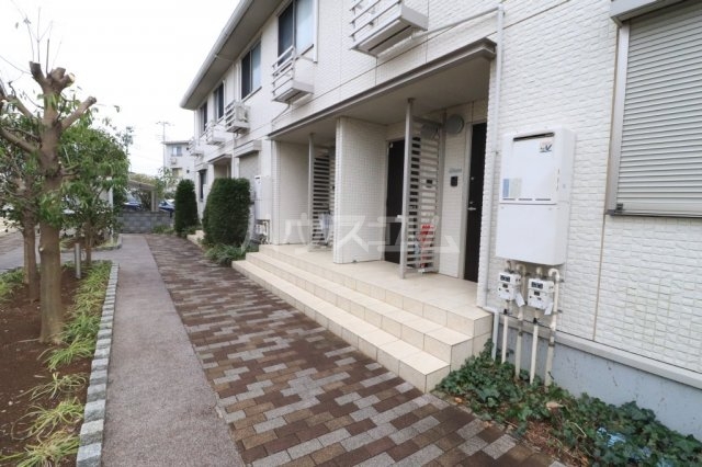 2/4 エントランス