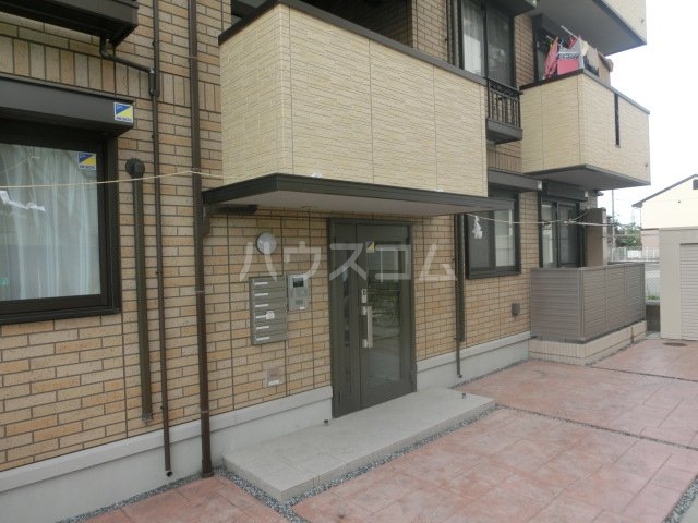 2/4 エントランス