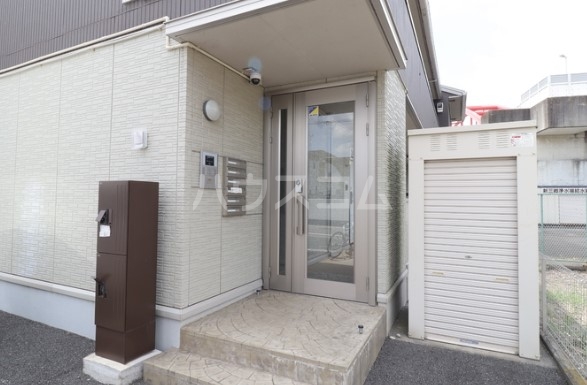 2/4 エントランス