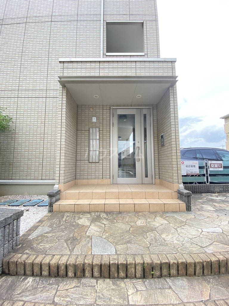 14/18 エントランス