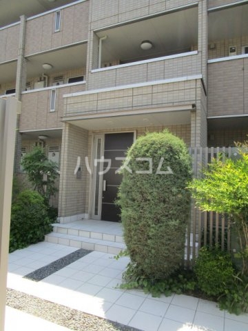 19/30 エントランス