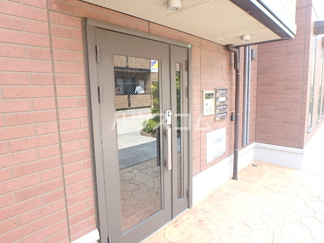 19/26 エントランス