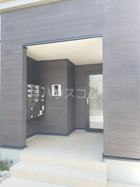 14/20 エントランス