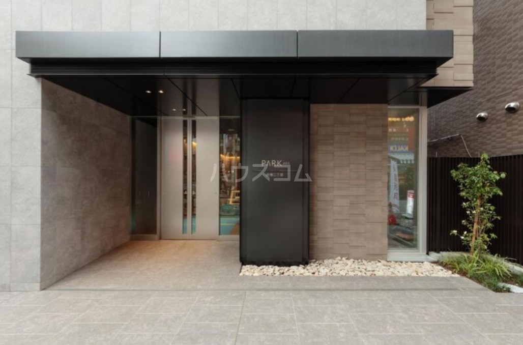 17/19 エントランス