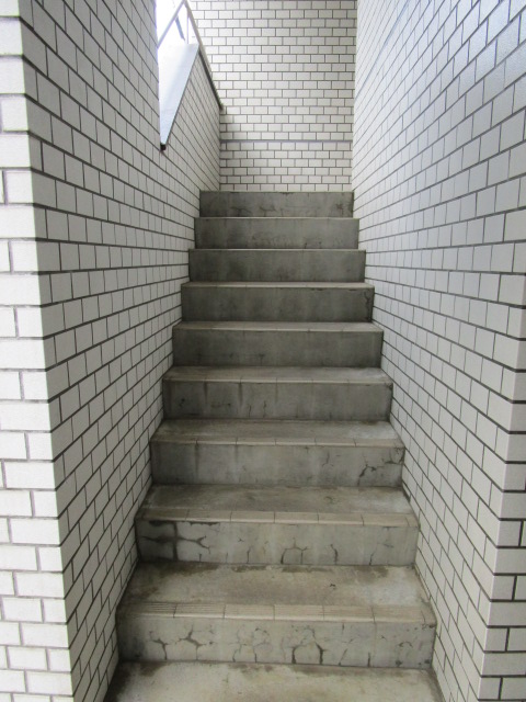 21/28 エントランス