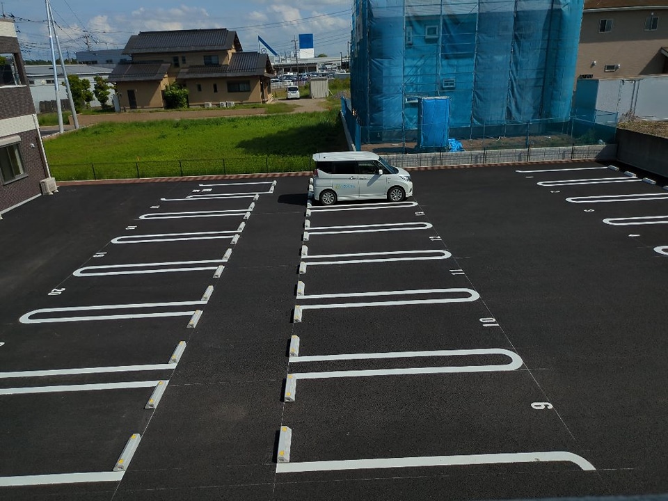 2/3 駐車場