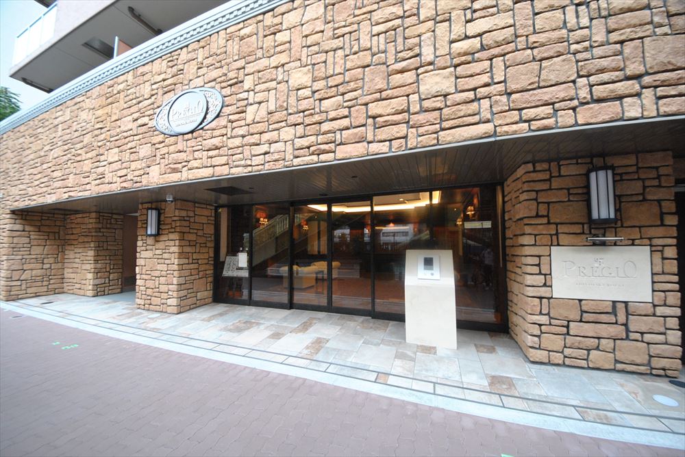 18/27 エントランス