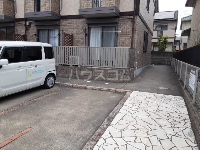 28/30 エントランス